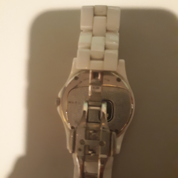 Marc Jacobs White Ceramic Watch - Picture 4 of 4